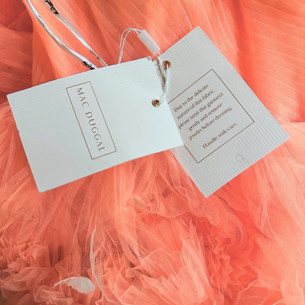 Mac Duggal Coral Strapless Sweetheart Tulle Gown w. Feather Detail 20572 size 2 - Picture 6 of 6